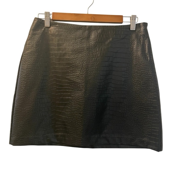 Cisono Black faux leather crocodile print mini Skirt side zipper size large - Picture 1 of 5